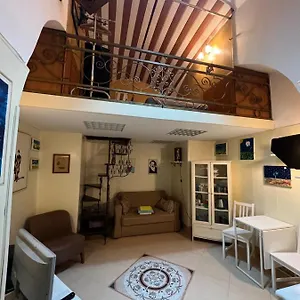 Virgil's Apartament